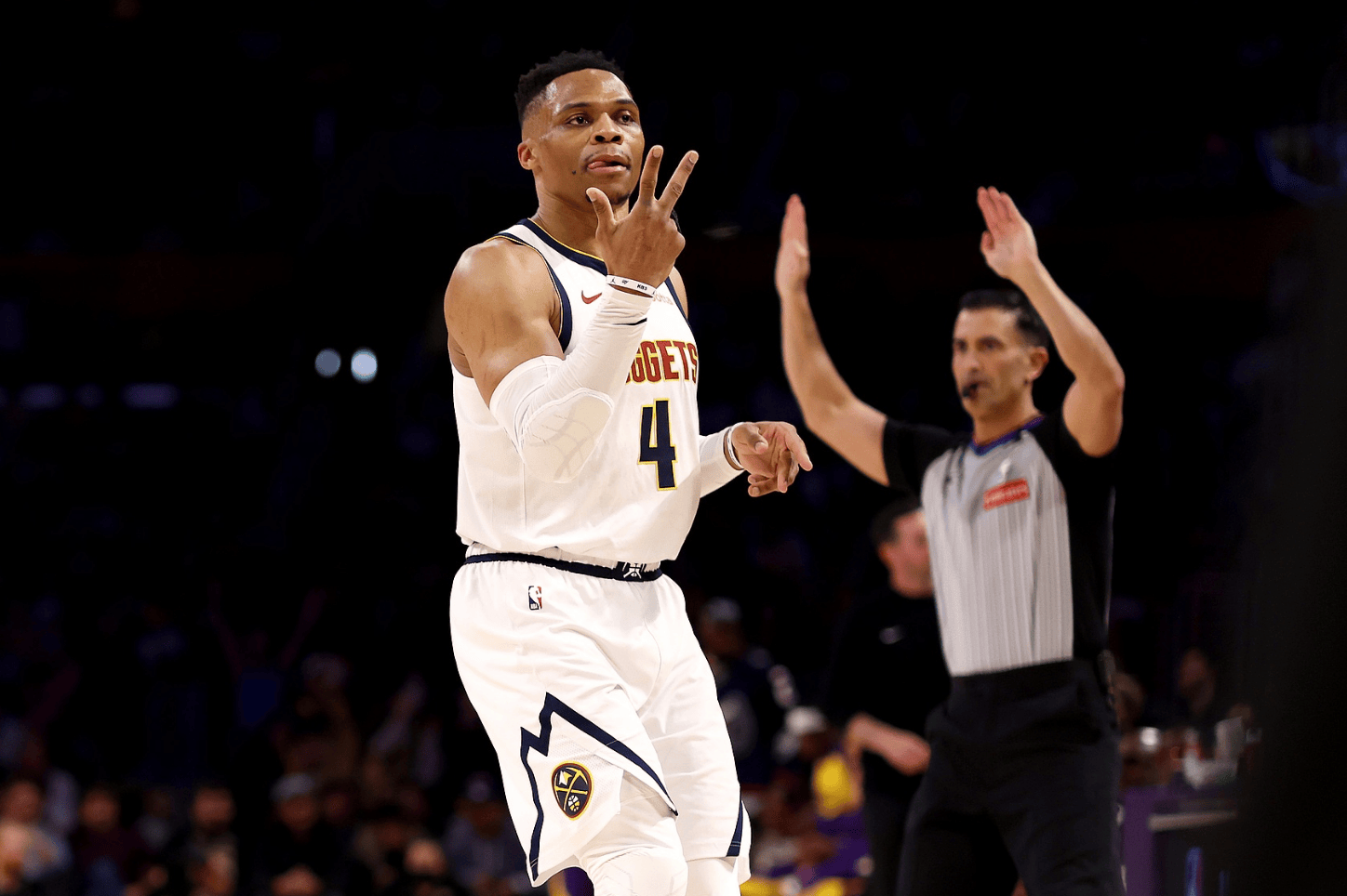 用中锋作为 用中锋作为