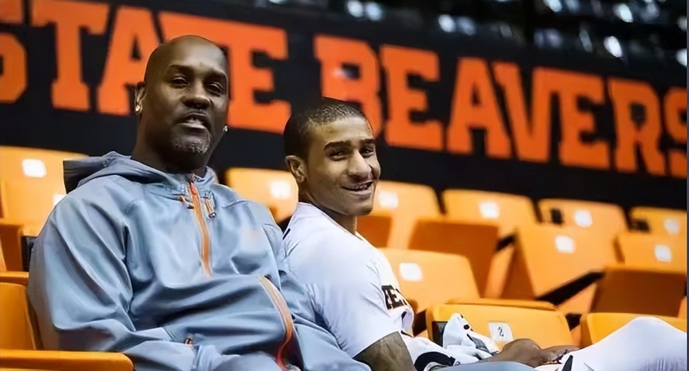 与本地社群 与本地社群