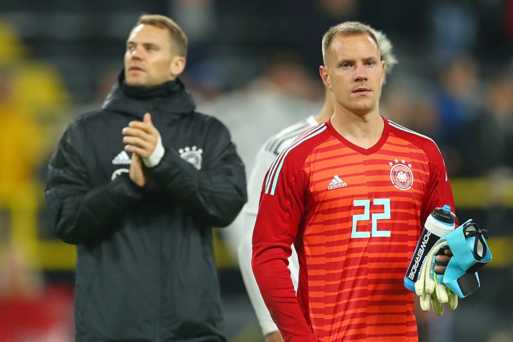 脚尖外展的 脚尖外展的